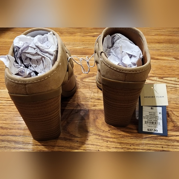 NEW Universal Thread Faux Suede Booties Women's Size 6.5 - Picture 6 of 11